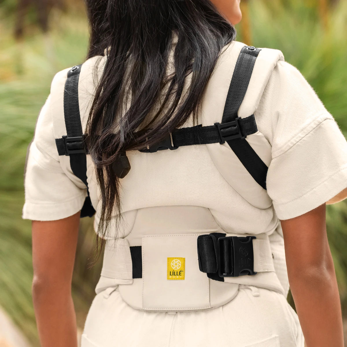 back image of mom wearing the complete all seasons in moonbeam