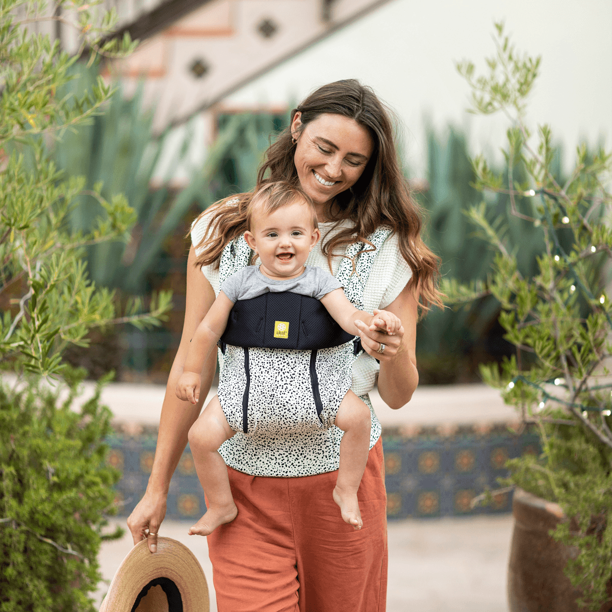 lillebaby, babywearing, complete all seasons, best babycarrier, how to baby wear, easy tips on babywearing