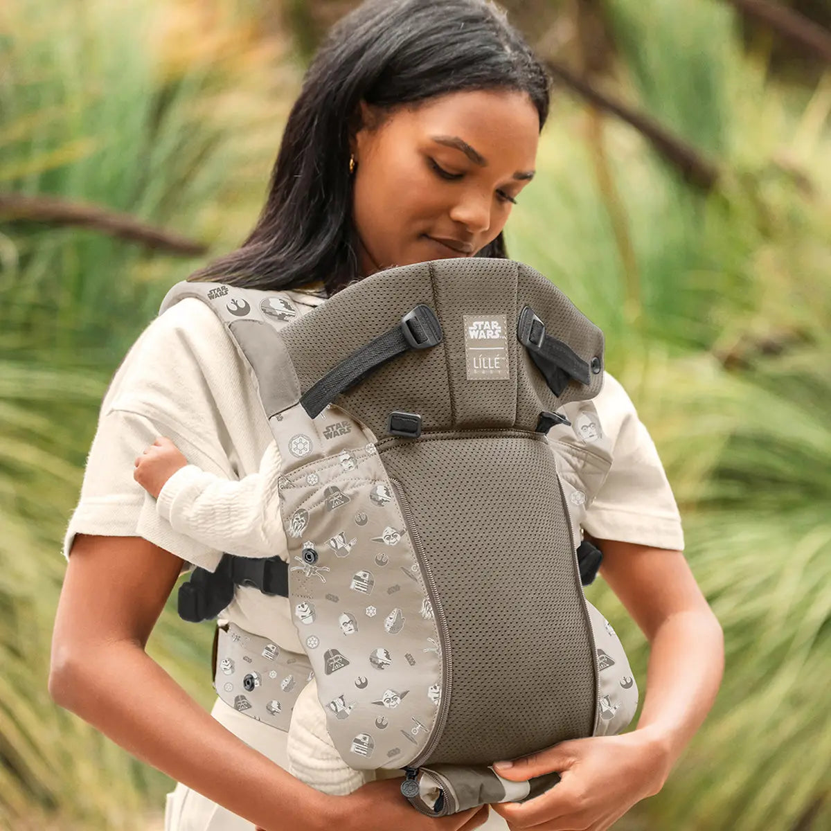 LILLEbaby for Star Wars Exclusive