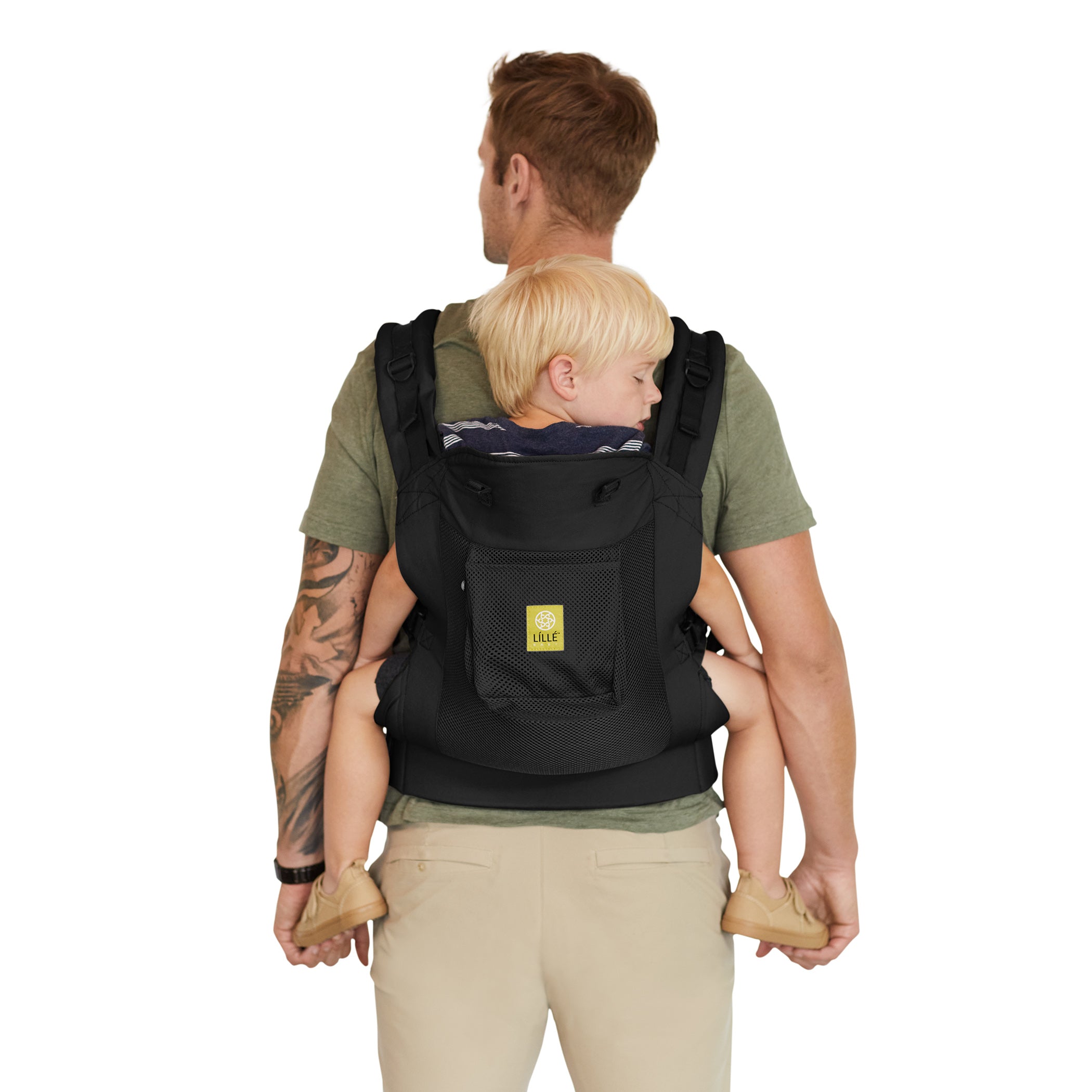 dad wearing toddler carryon airflow in black back image
