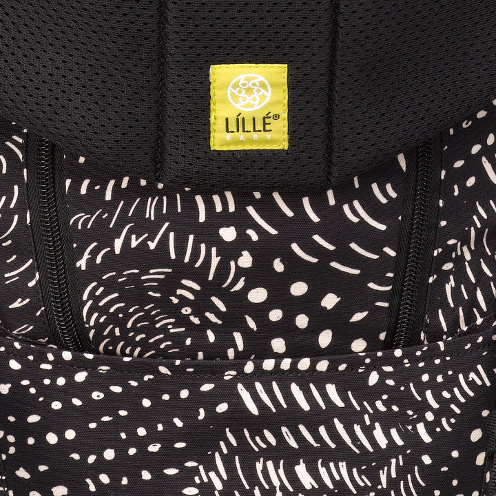 close up of lillebaby seatme all seasons baby carrier in plume